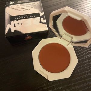 Fenty Beauty Cheeks Out Freestyle Cream Blush